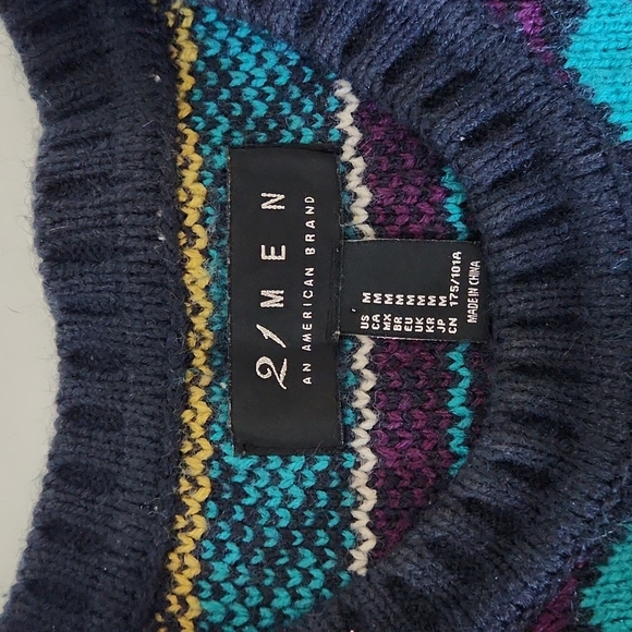 90s Unisex Sweater - Picture 4 of 9